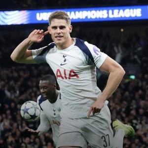 每体：巴斯托尼太贵巴萨关注范德芬，球员转会费或低于6500万